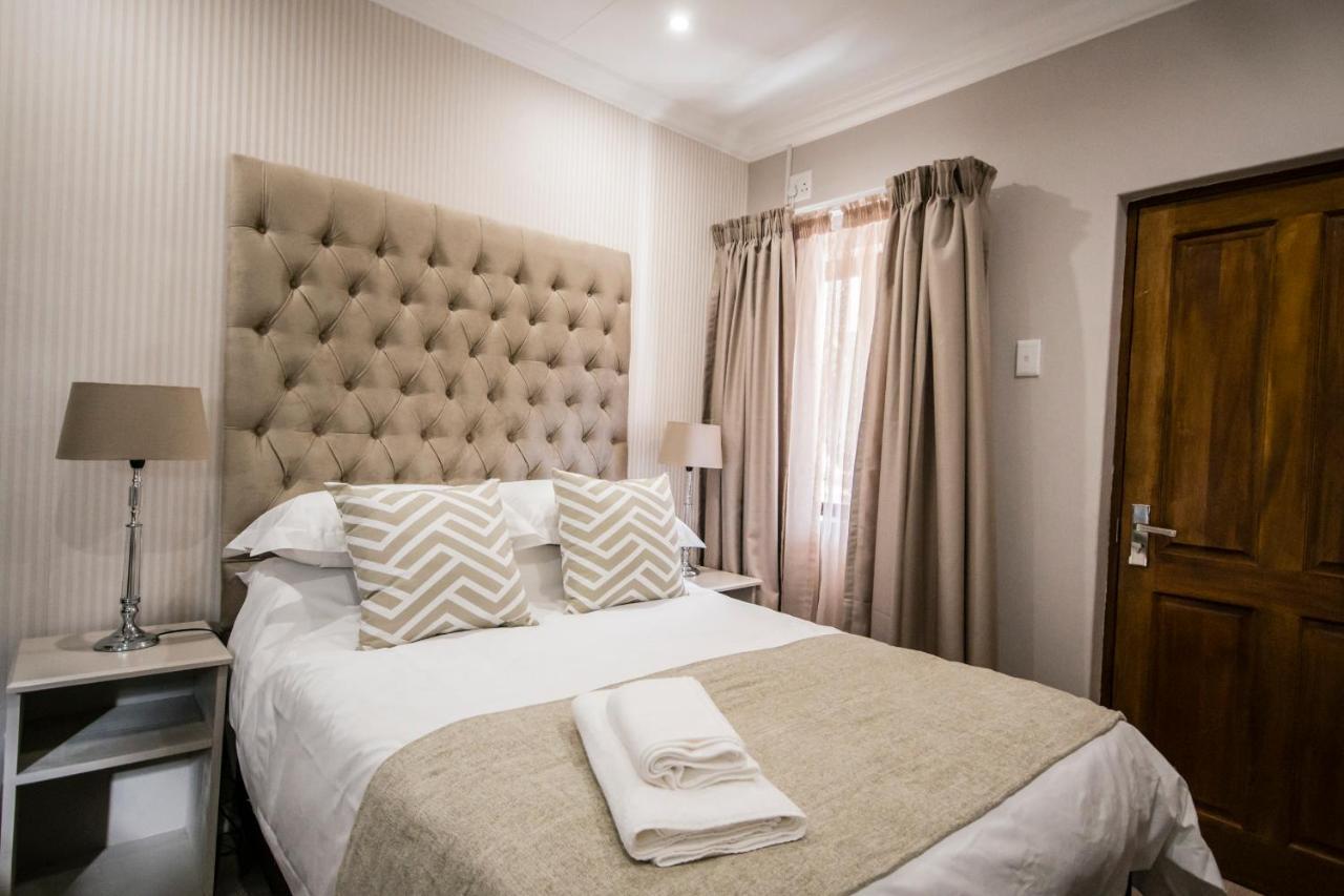 The Royal Guest House Klerksdorp Dış mekan fotoğraf